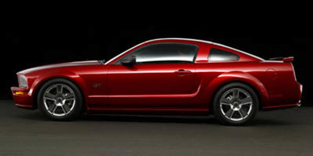 2005 Ford Mustang GT Deluxe