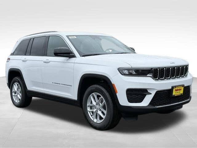 2026 Jeep Grand Cherokee Laredo 4WD