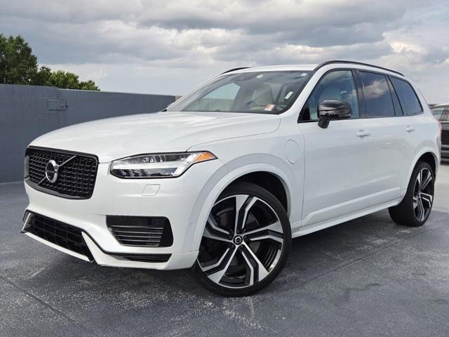 2022 Volvo XC90 Recharge T8 R-Design