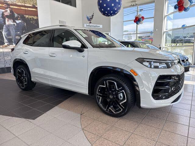 2026 Volkswagen Tiguan SEL R-Line Turbo 4Motion
