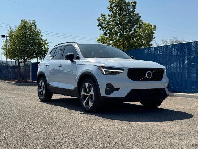 2026 Volvo XC40 B5 Plus AWD