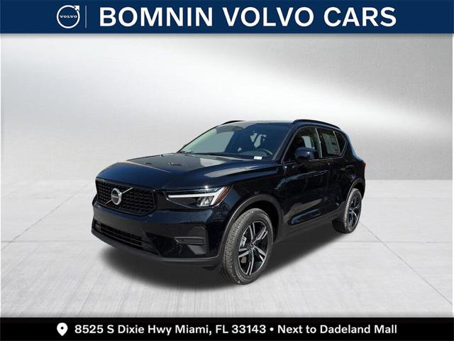 2026 Volvo XC40 B5 Core AWD