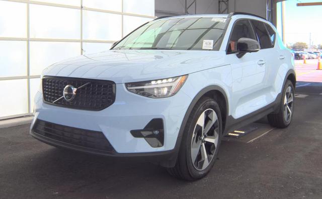 2026 Volvo XC40 B5 Plus AWD