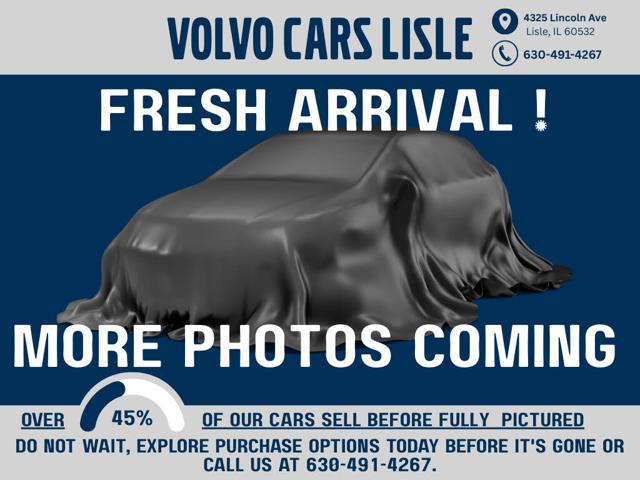 2024 Volvo XC40 B5 Core Dark Theme AWD