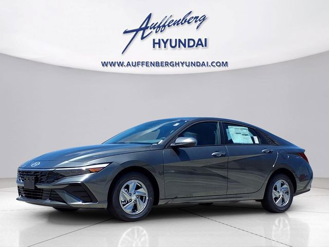 2026 Hyundai Elantra SE FWD