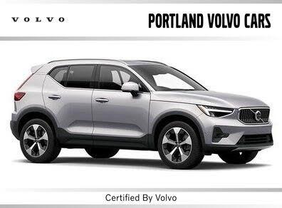 2025 Volvo XC40 B5 Plus Bright Theme AWD