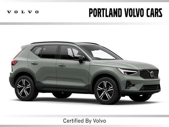 2023 Volvo XC40 B5 Plus Dark Theme AWD