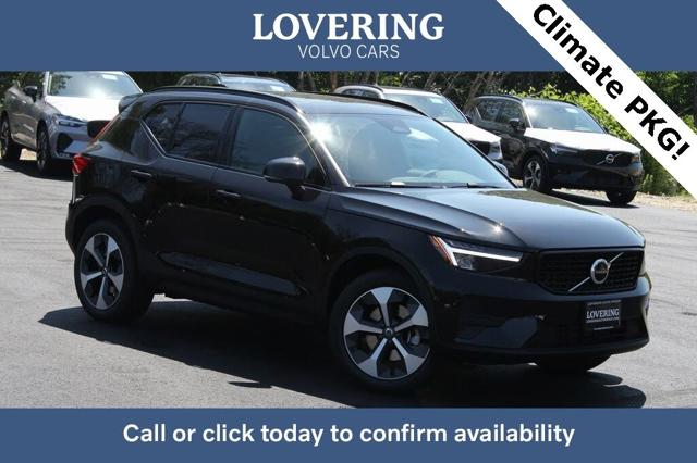 2026 Volvo XC40 B5 Core AWD