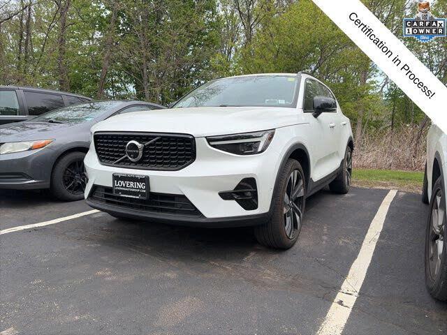 2023 Volvo XC40 B5 Ultimate Dark Theme AWD