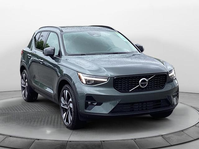 2026 Volvo XC40 B5 Plus AWD
