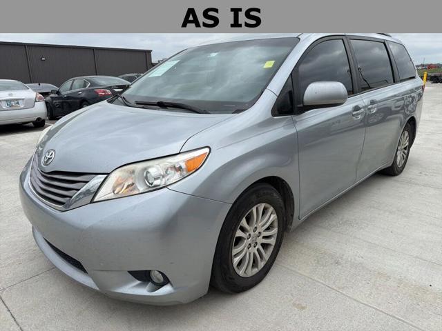 2015 Toyota Sienna XLE Premium 8-Passenger