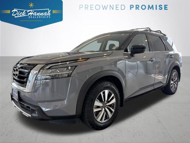 2022 Nissan Pathfinder SL