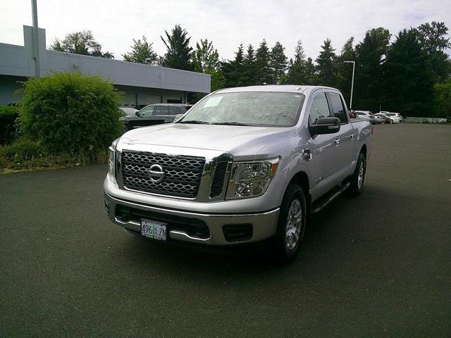 2017 Nissan Titan SV