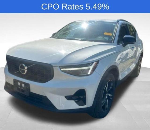 2023 Volvo XC40 B5 Plus Dark Theme AWD