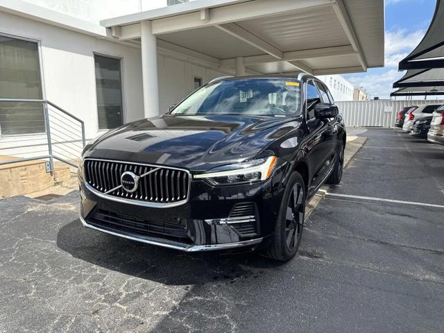 2023 Volvo XC60 Recharge T8 Plus Bright Theme