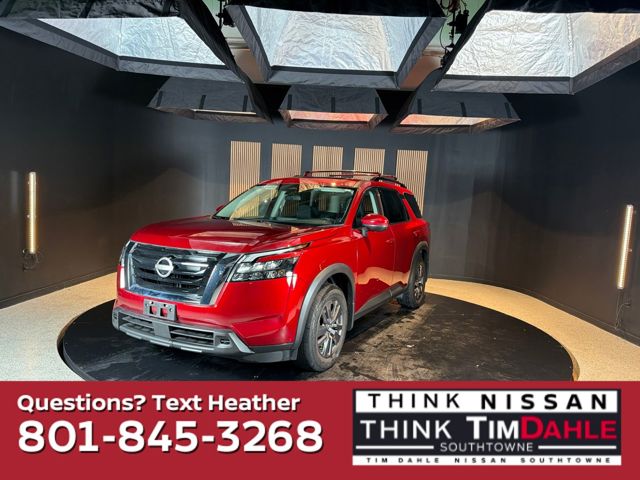 2023 Nissan Pathfinder SV