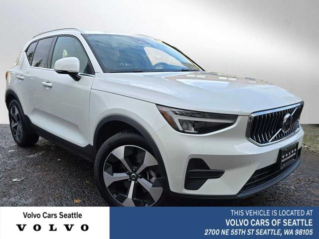 2025 Volvo XC40 B5 Core Bright Theme AWD