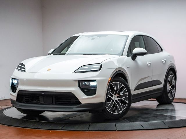 2026 Porsche Macan AWD