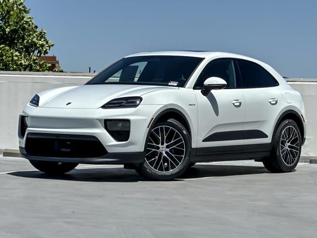 2026 Porsche Macan AWD