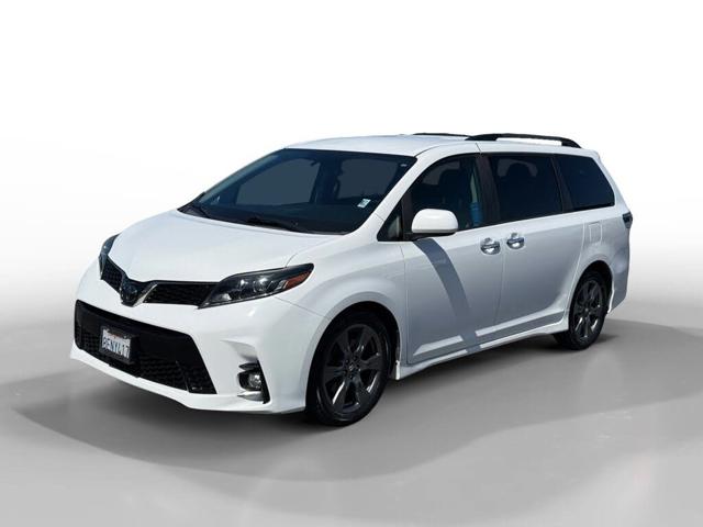 2018 Toyota Sienna SE 8-Passenger