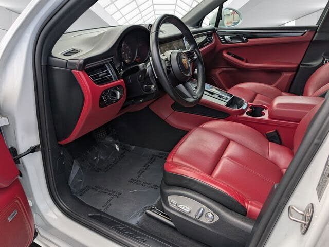 2023 Porsche Macan AWD