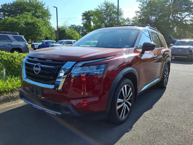 2023 Nissan Pathfinder Platinum 4WD