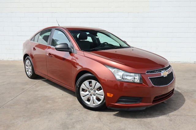 2012 Chevrolet Cruze LS Sedan FWD