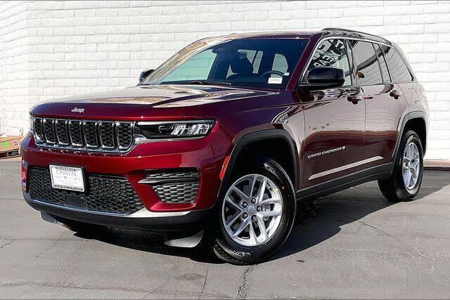2026 Jeep Grand Cherokee Laredo 4WD