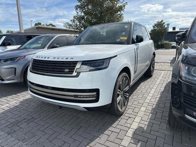 2025 Land Rover Range Rover P530 SE AWD