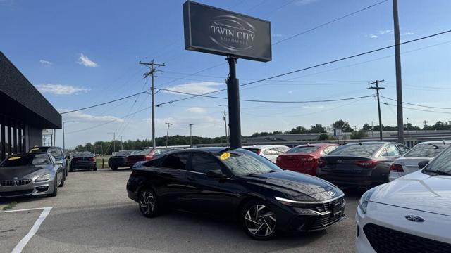 2024 Hyundai Elantra SEL FWD