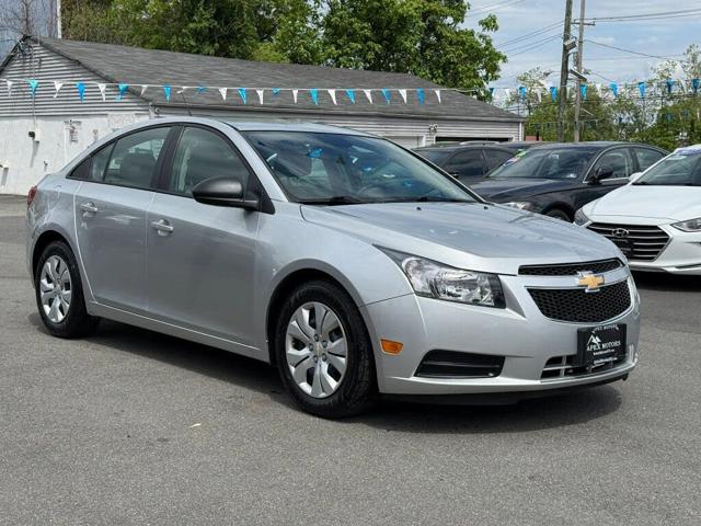 2013 Chevrolet Cruze LS Sedan FWD