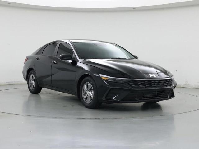 2024 Hyundai Elantra SE FWD