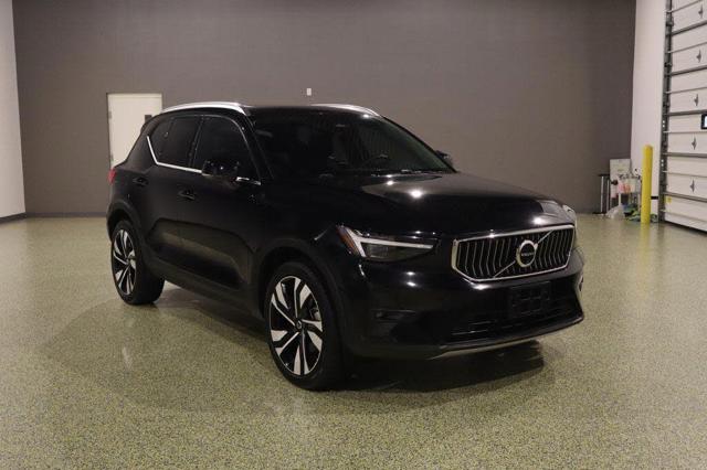 2024 Volvo XC40 B5 Plus Bright Theme AWD
