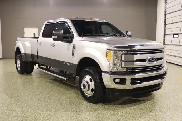 2017 Ford Super Duty F-350 DRW Lariat