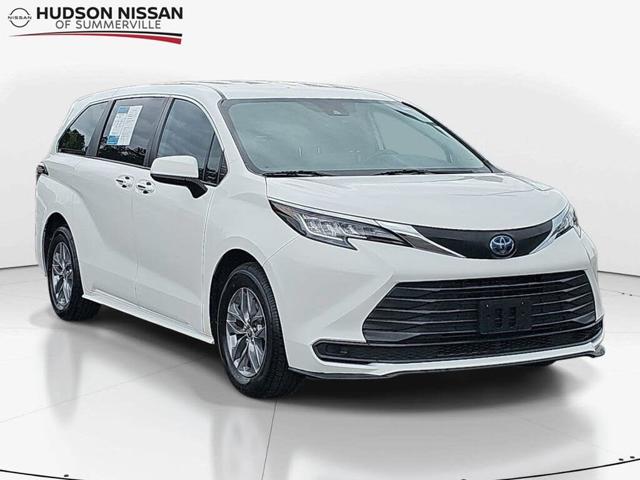 2021 Toyota Sienna LE 8-Passenger FWD