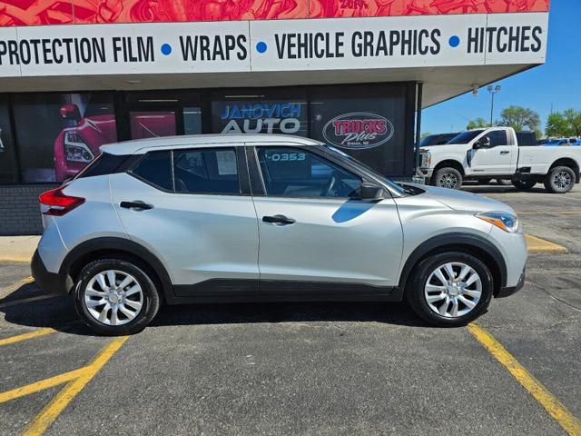 2020 Nissan Kicks S FWD