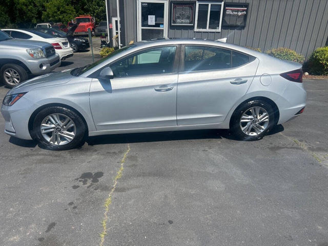 2019 Hyundai Elantra SE FWD