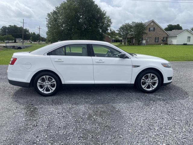 2016 Ford Taurus SE