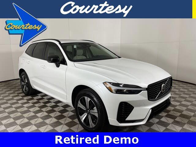 2025 Volvo XC60 Plug-In Hybrid Recharge T8 Core Dark Theme eA