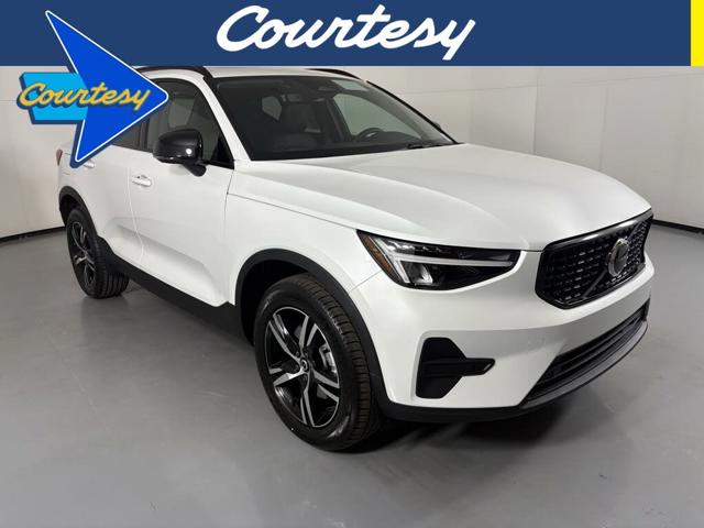 2026 Volvo XC40 B4 Core FWD