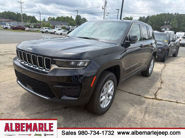 2026 Jeep Grand Cherokee Laredo X 4WD