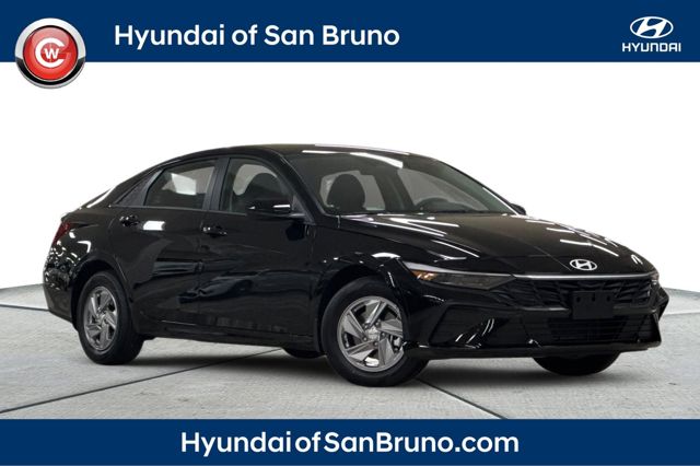 2026 Hyundai Elantra SE FWD