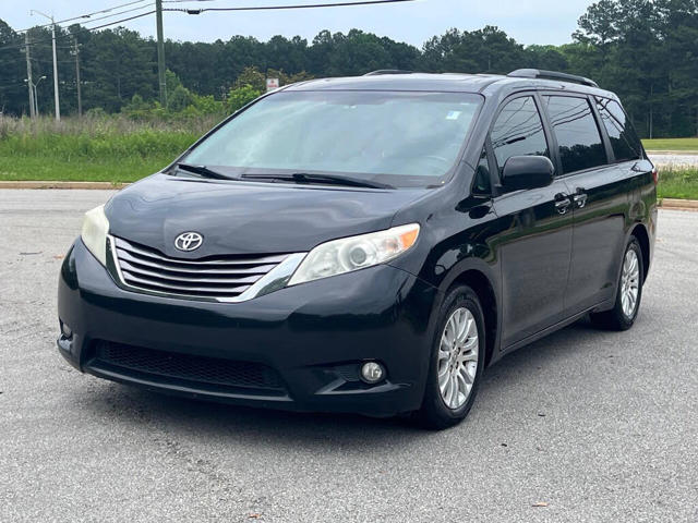 2016 Toyota Sienna XLE Premium 8-Passenger