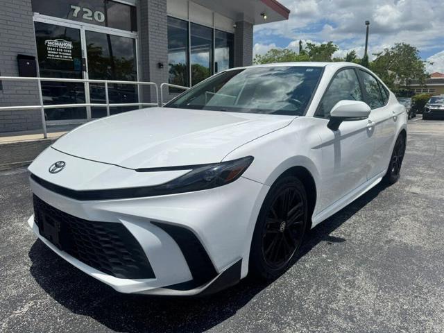 2025 Toyota Camry SE FWD