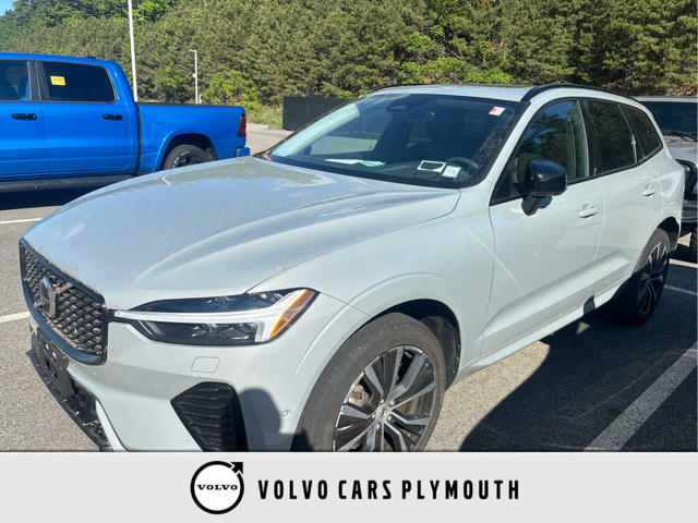 2024 Volvo XC60 B5 Plus Dark Theme AWD