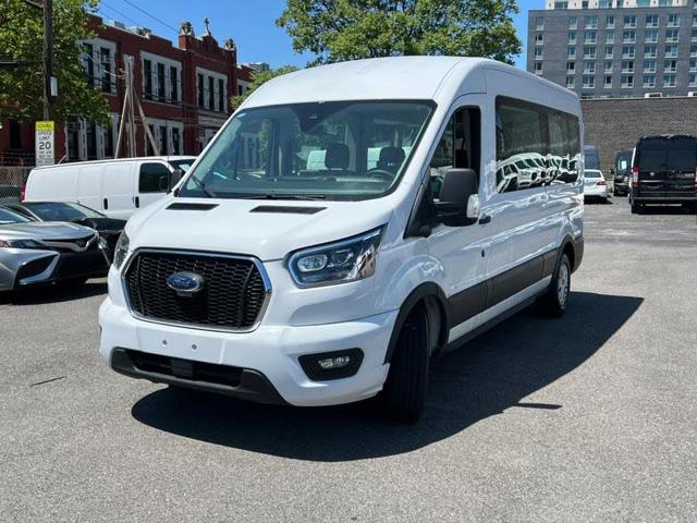 2023 Ford Transit Passenger Wagon 350 XLT Medium Roof LB RWD