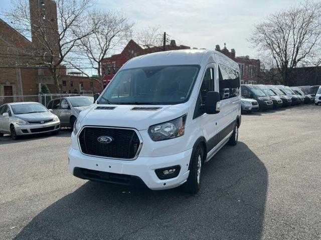 2025 Ford Transit Passenger Wagon 350 XLT Medium Roof LB RWD