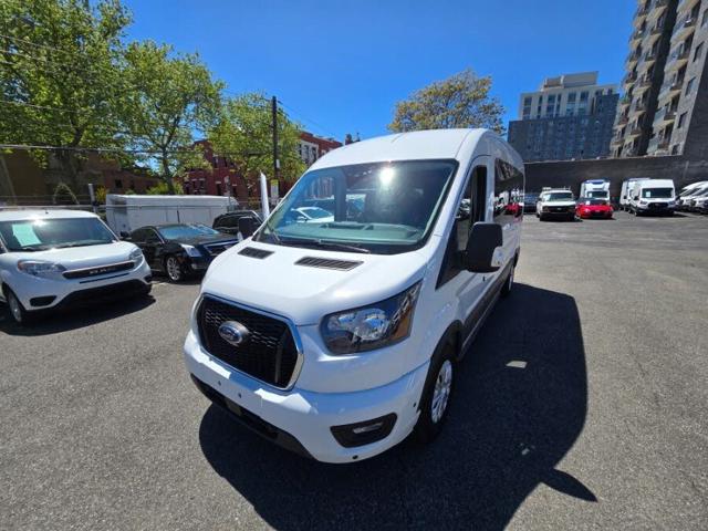 2025 Ford Transit Passenger Wagon 350 XLT Medium Roof LB RWD