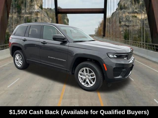 2026 Jeep Grand Cherokee Laredo RWD