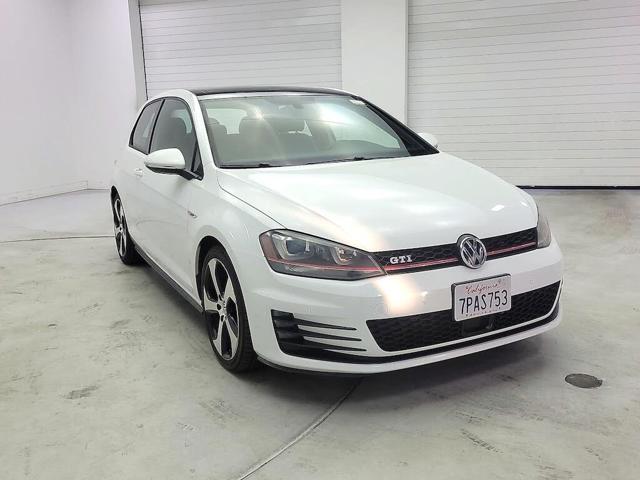 2015 Volkswagen Golf GTI 2.0T SE 2-Door FWD